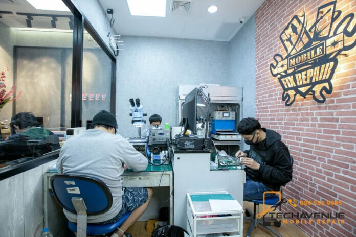Read more about the article เเนะนำ ศูนย์ซ่อมมือถือ คุณภาพดีที่สุด ราคาไม่เเพงใน ภูเก็ต